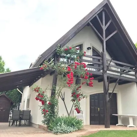 Rózsa Porta Casa de Férias Vonyarcvashegy