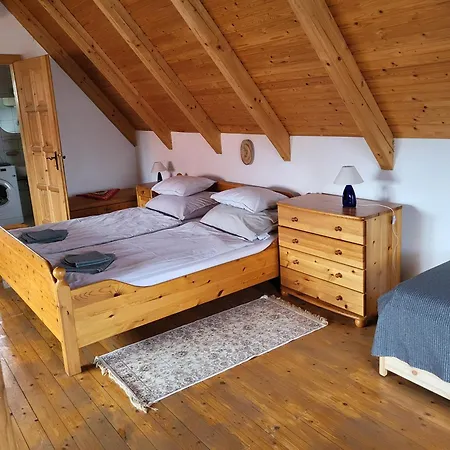 Rózsa Porta Casa de Férias Vonyarcvashegy